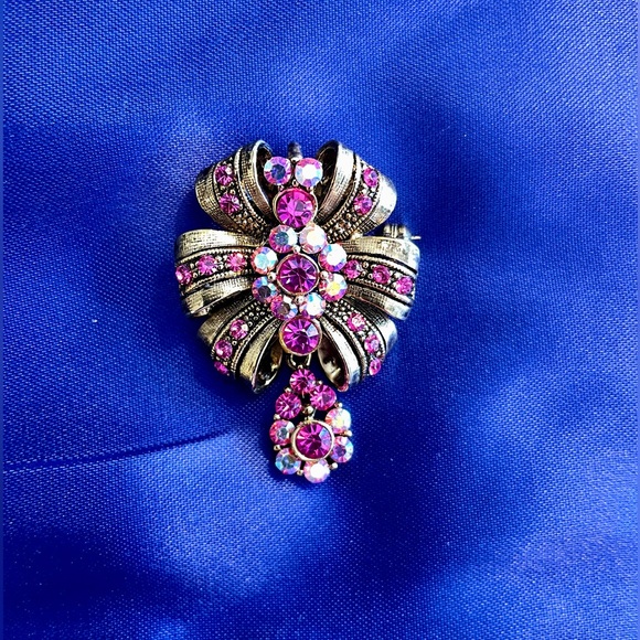 Rhinestone Brooch - Picture 4 of 5